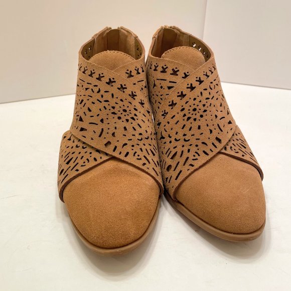 Carlos by Carlos Santana Miranda Brulee Tan Laser Cut Suede Ankle Bootie Sz: 9.5 - Picture 6 of 13